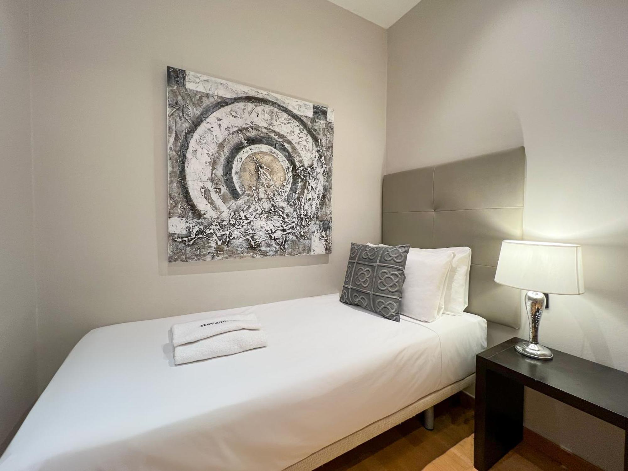 Stay U-Nique Apartments Sepulveda Барселона Екстериор снимка