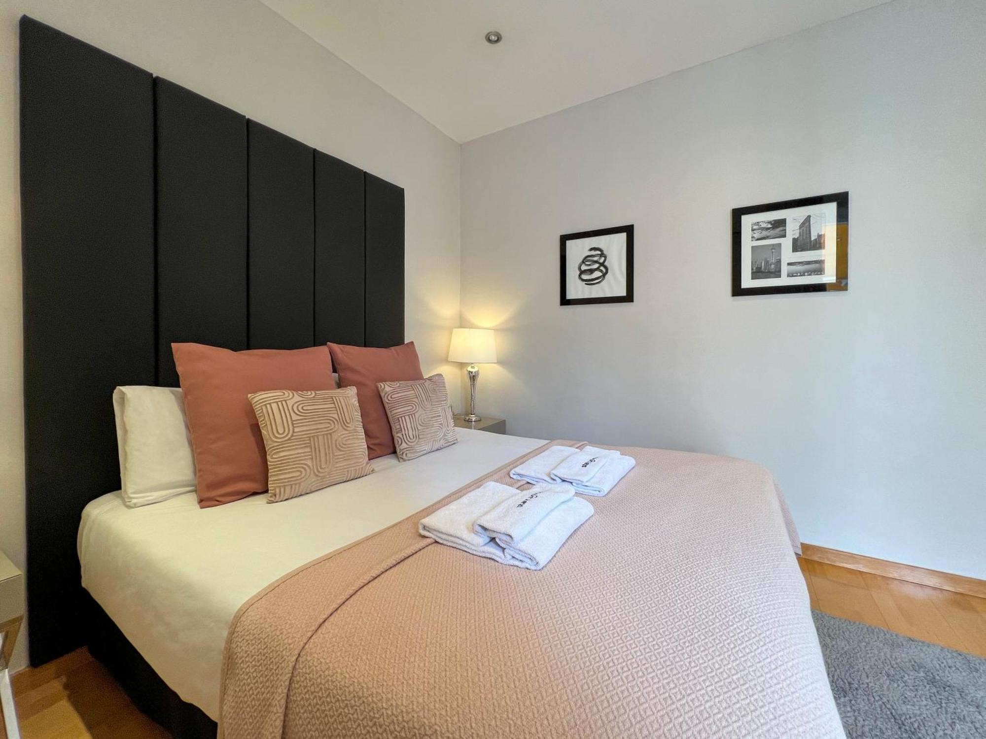 Stay U-Nique Apartments Sepulveda Барселона Екстериор снимка